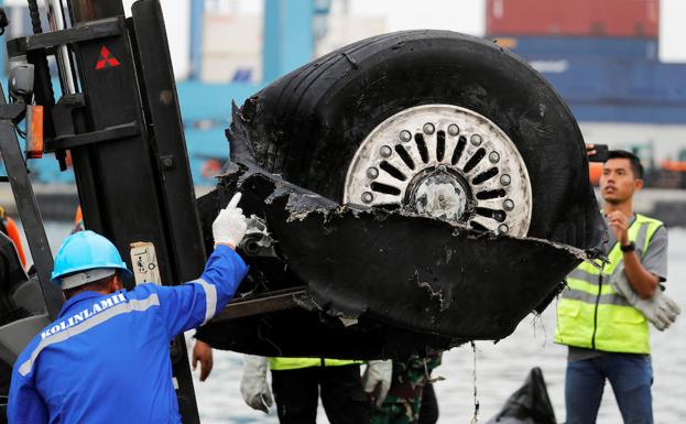 El avión que se estrelló en Indonesia tenía dañado el indicador de velocidad aerodinámica en los últimos cuatro vuelos