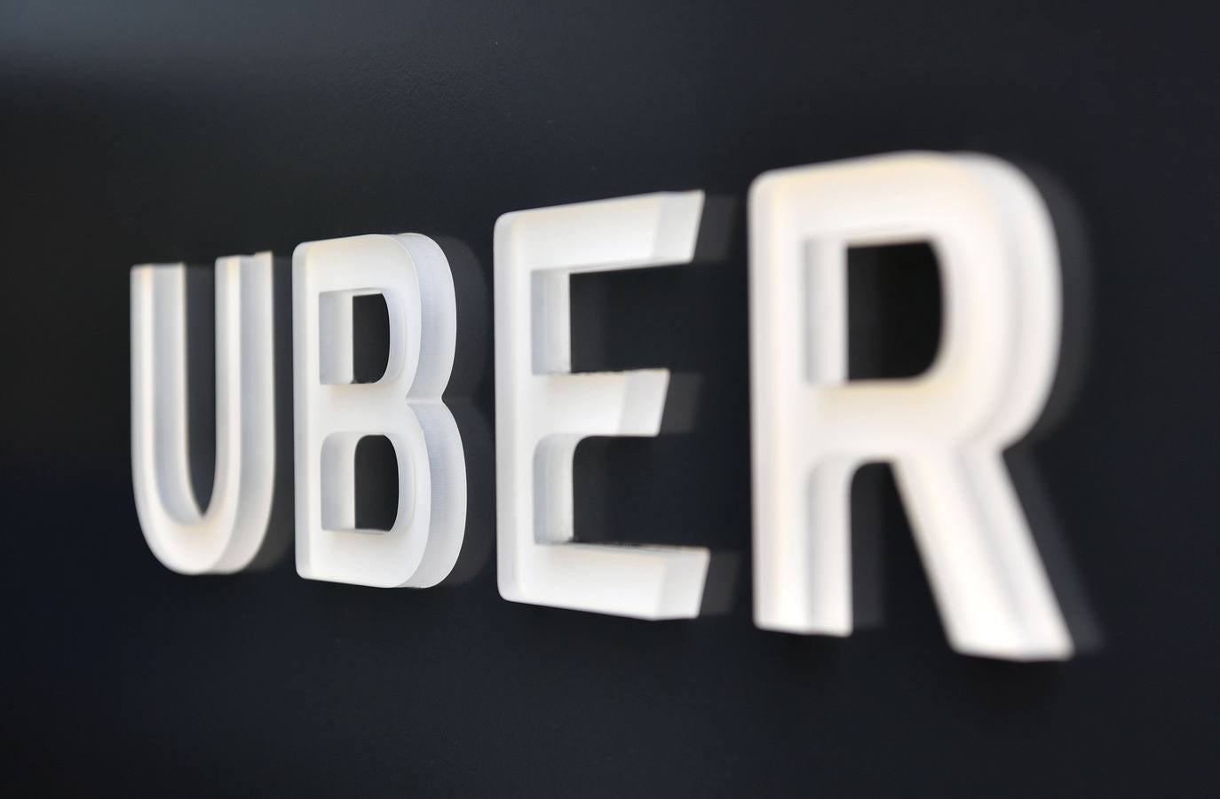 Uber se acerca: busca 200 conductores para operar en Bilbao