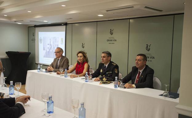 María Martín destaca la «impagable labor» de la Policía Nacional en La Rioja