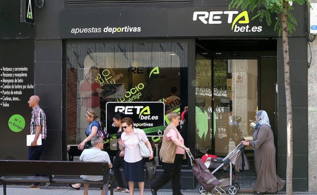 PSOE pide un mayor control a los jóvenes en las salas de apuestas de Logroño