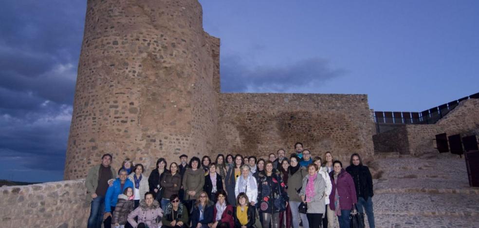 El claustro del IES Celso Díaz visita el castillo