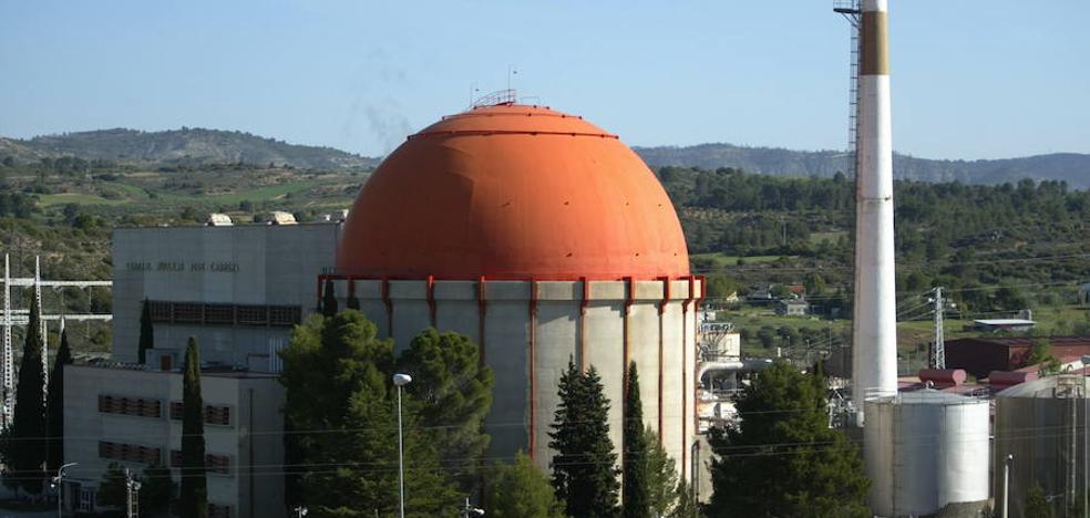 El Gobierno fija para 2030 el fin de las nucleares, al no prever alargar su vida más allá de 40 años