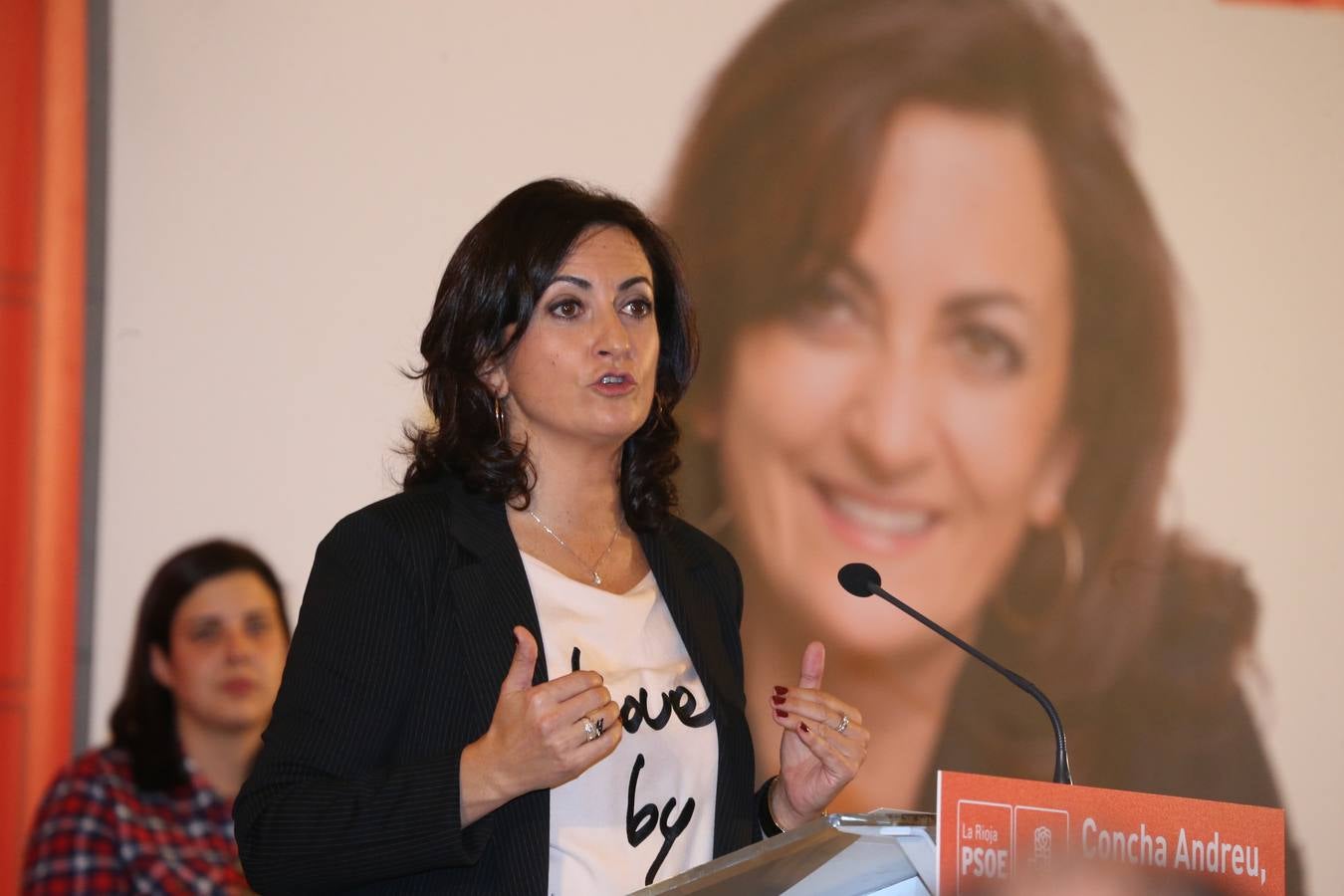 Concha Andreu afirma que quiere «gobernar para todos, sin complejos ni ataduras»