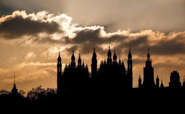 El sendero del 'Brexit' se ha cegado y May no puede retroceder