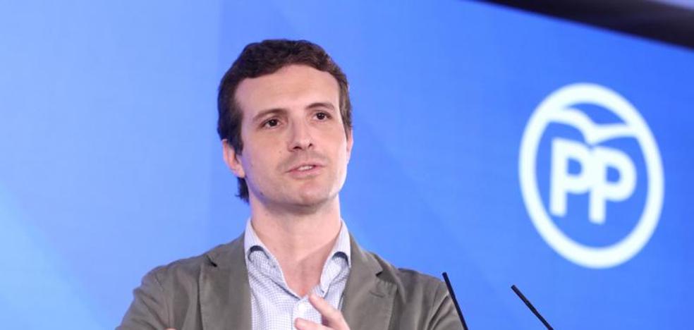 Casado da por zanjada la polémica por el 'whatsapp' de Cosidó