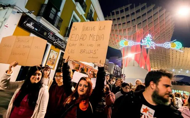 Manifestaciones multitudinarias contra Vox en Andalucía