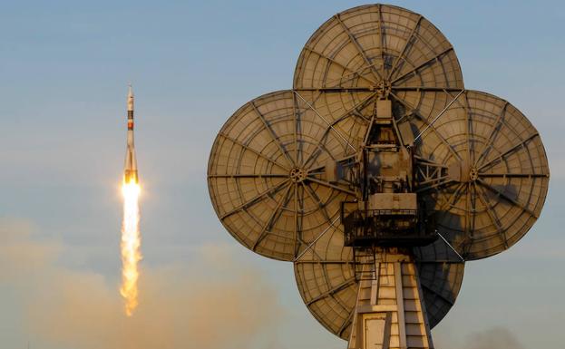 Parten hacia la Estación Espacial tres nuevos astronautas tras el lanzamiento fallido en octubre