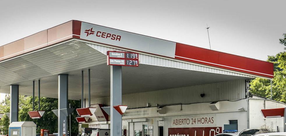 Ribera prosigue su guerra al diésel: la caída de ventas anticipa «un cambio rápido» de modelo