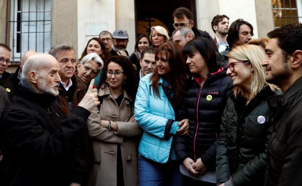 El independentismo 'conmemora' la Constitución haciendo un ayuno de 24 horas de apoyo a los presos en huelga de hambre