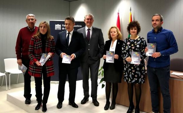 Un diccionario de fácil lectura acercará la justicia riojana a los ciudadanos con dificultades de comprensión