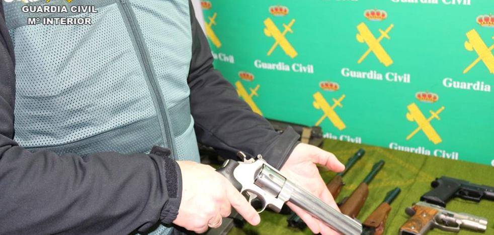 La Guardia Civil asesta uno de los mayores golpes al tráfico de armas en España