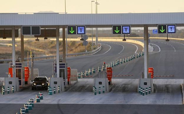 Las autopistas de peaje rescatadas serán gratis por la noche