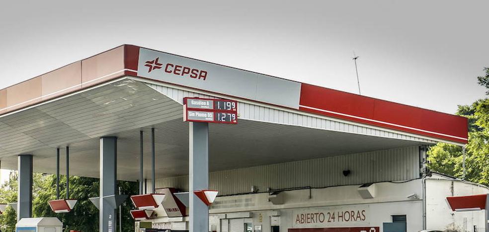 El precio del diésel frena su caída a las puertas de Navidad a pesar del hundimiento del crudo