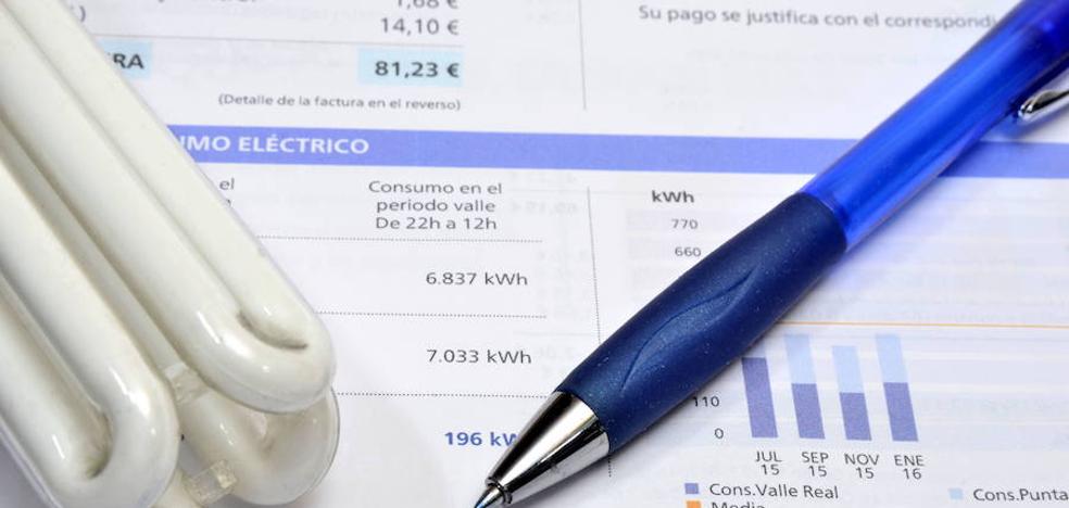 Casi dos millones de usuarios de luz, a punto de quedarse sin su bono social a finales de año