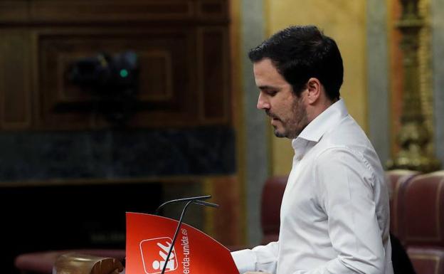 Garzón considera que Llamazares «hace mucho que está políticamente fuera de IU»