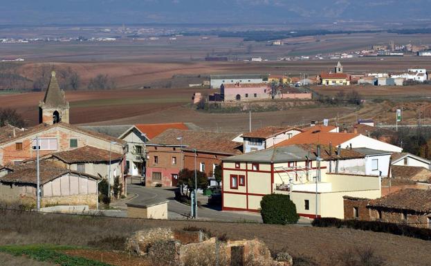 Fallece un hombre al caer con su tractor en una balsa de riego en Cirueña