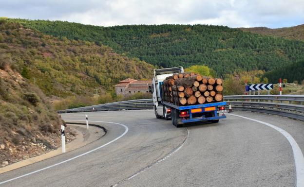 Fomento arreglará el trazado de la N-111 en Torrecilla y Nieva