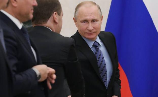 Putin asegura con una valla la separación de Crimea del resto de Ucrania