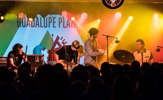 Los Vinagres, Messura y Guadalupe Plata en el Festival Actual