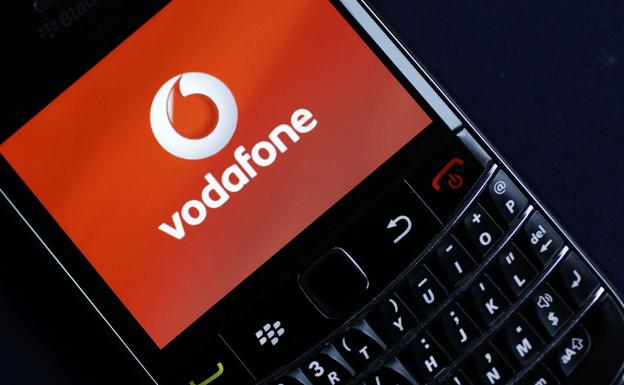 Vodafone despedirá a uno de cada cuatro empleados por la guerra de precios en las 'telecos'