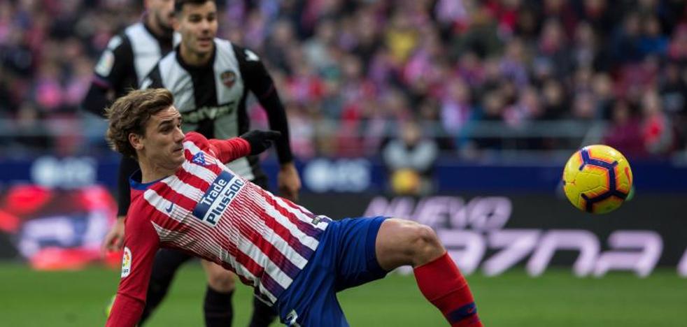 El Atlético se agarra a Griezmann y al VAR