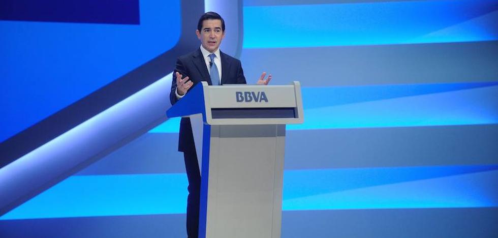 El presidente de BBVA tacha de «deplorable» el espionaje vinculado a Francisco González