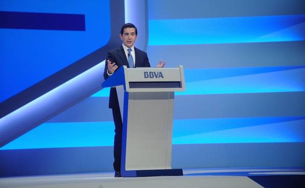 El presidente de BBVA tacha de «deplorable» el espionaje vinculado a Francisco González