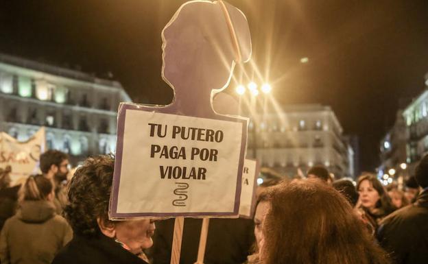 Miles de feministas plantan cara a los partidos que quieren retroceder en igualdad