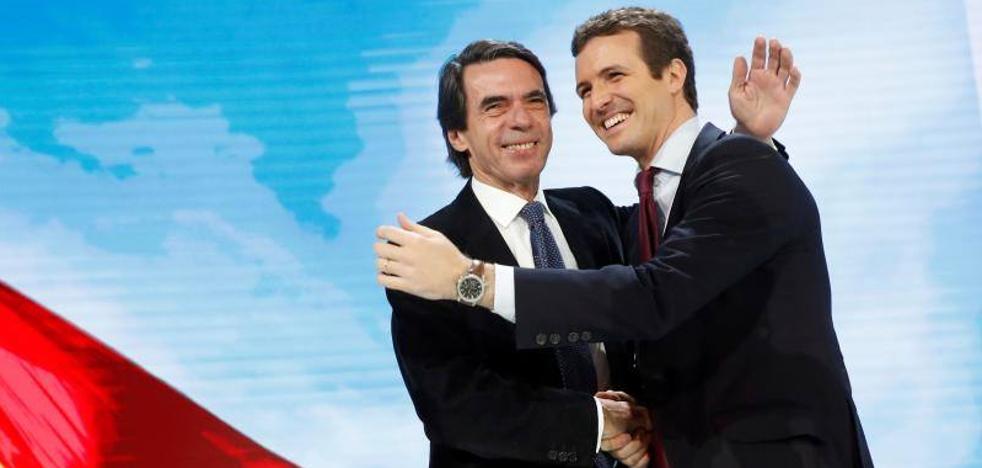 Casado bendice a Aznar y vuelve a pedir el voto para el PP