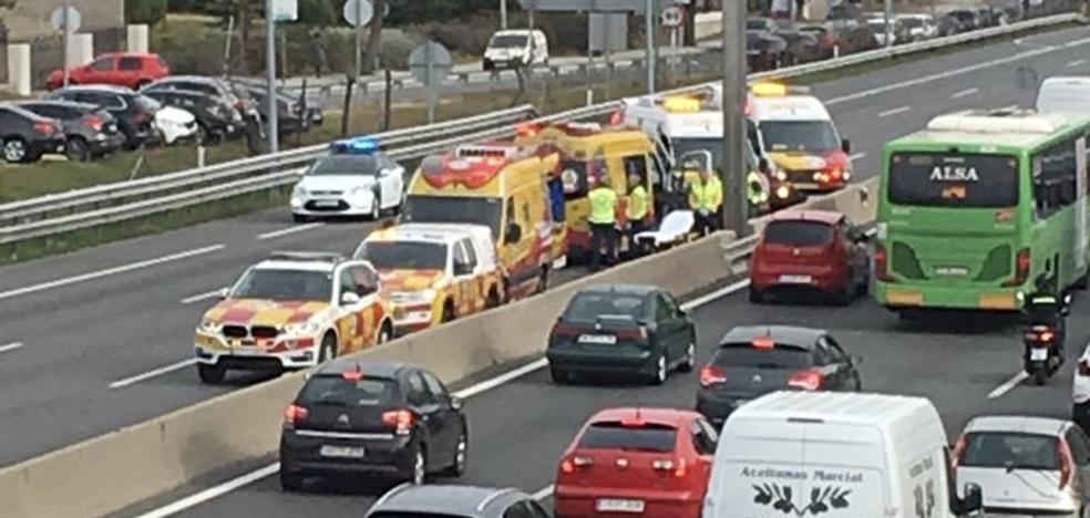 La huelga de los taxistas contra los VTC amenaza con colapsar Madrid y Barcelona