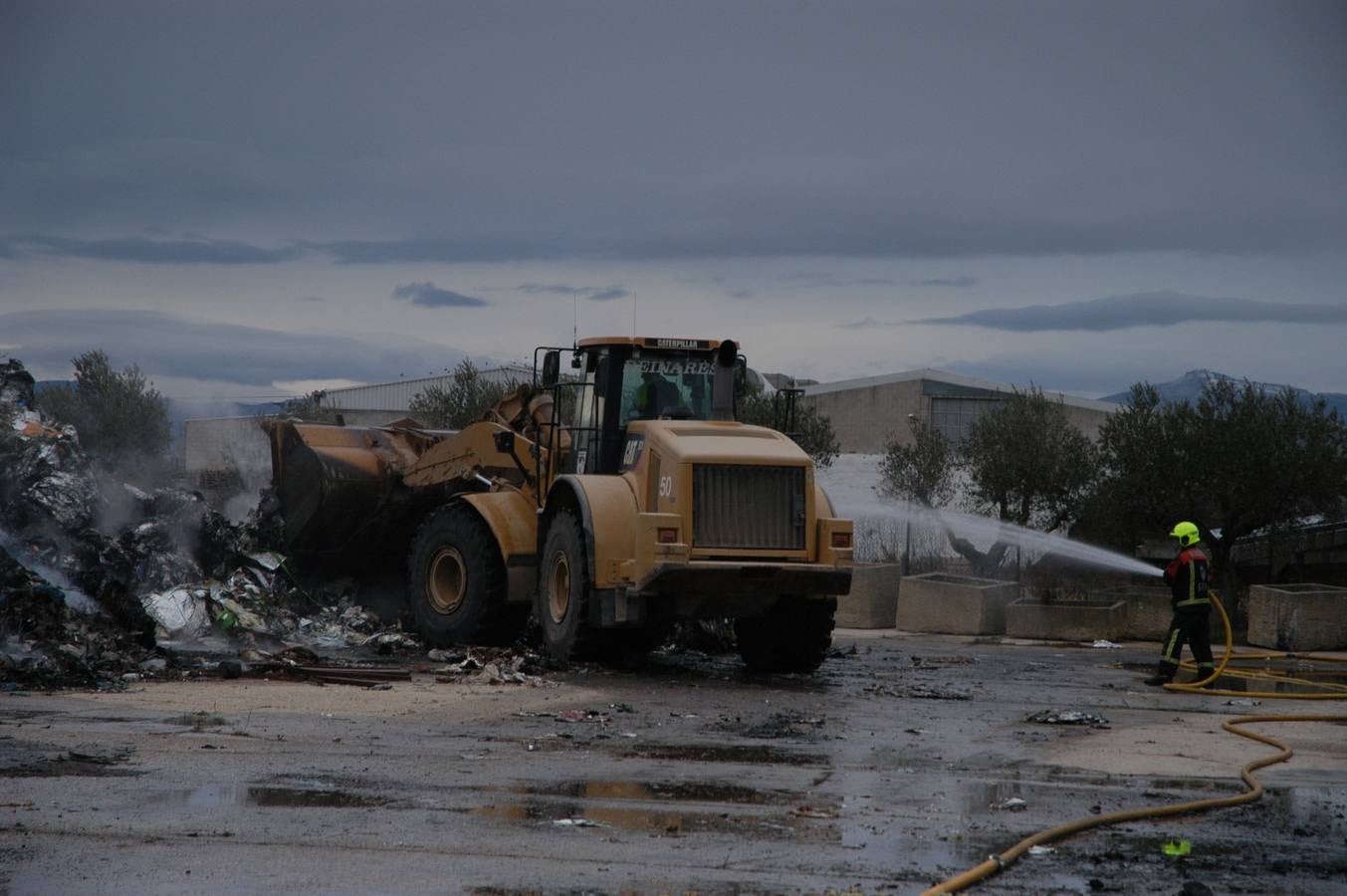 Incendio en una antigua planta de reciclaje