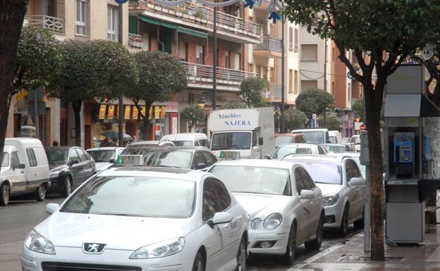 El Gobierno riojano, dispuesto a negociar con los taxistas