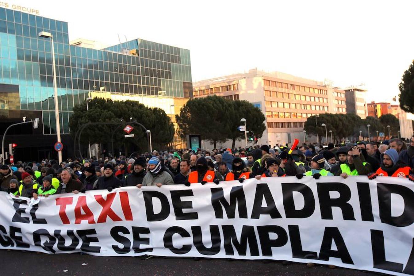 Las imágenes de la huelga de taxistas en Madrid