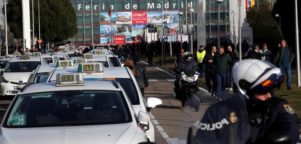 El taxi de Madrid mantiene la huelga a pesar de lograr restricciones para los VTC