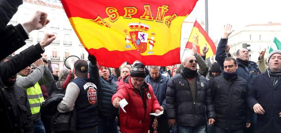 Madrid se planta ante los taxistas «radicales podemizados»