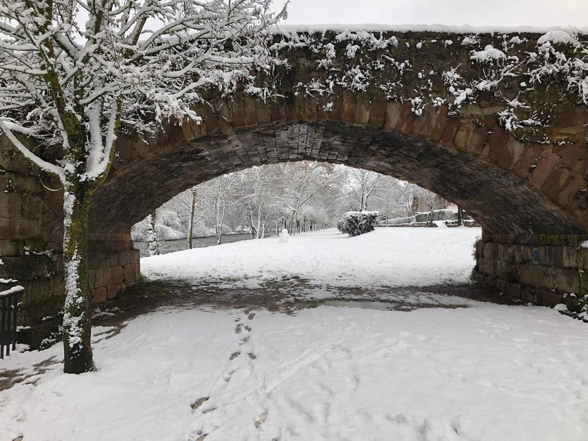 Ezcaray se llena de nieve