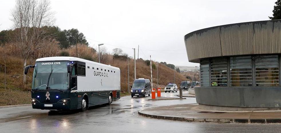 Sánchez, Rull y Turull piden al Supremo su excarcelación para evitar nuevas «humillaciones» durante los traslados