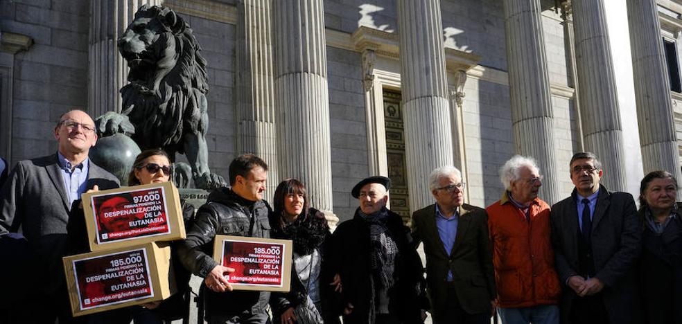 «La ley obliga a mi madre a vivir en contra de su voluntad pero no le permite morir con dignidad»