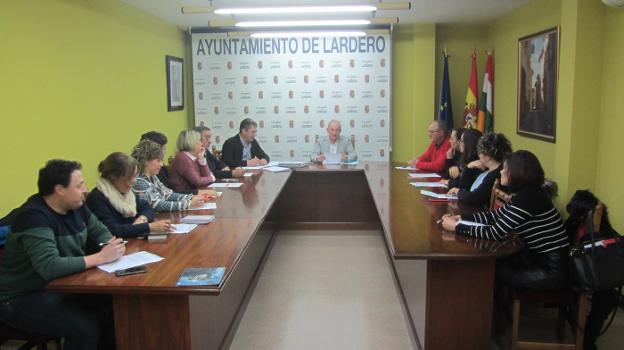Lardero recupera las 35 horas semanales para sus trabajadores municipales