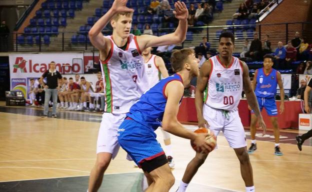 Triunfo con castigo: el Rioja Vega peleará por la permanencia