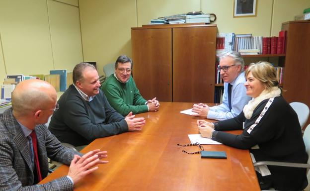 El PP registra en el Parlamento una iniciativa para que las cuotas voluntarias de la concertada sean deducibles en el IRPF