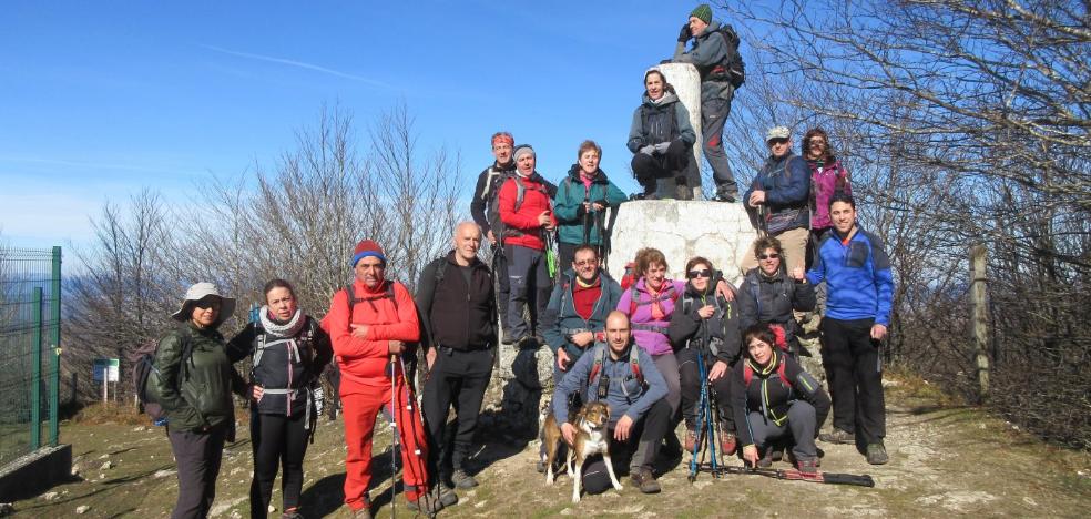 La A.D. Toloño recorre los montes de Vitoria