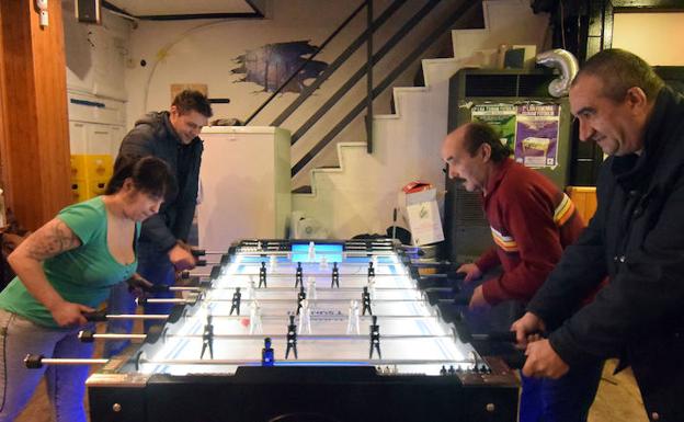 Un bar para los aficionados al futbolín