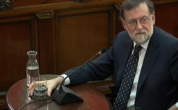 La espalda descubierta de los testigos del 'procés'