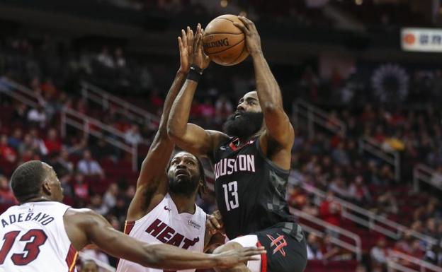 Harden descolla con 58 puntos ante los Heat