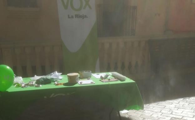 Atacan a los miembros de Vox en una mesa informativa en Ribafrecha