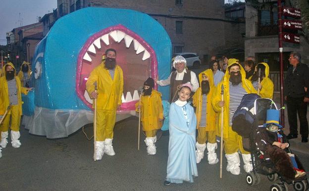 Cenicero luce en la calle el Carnaval