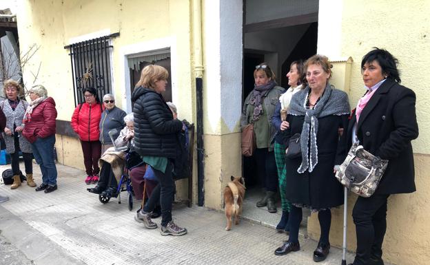 Paralizado el desahucio de la vecina de Anguciana