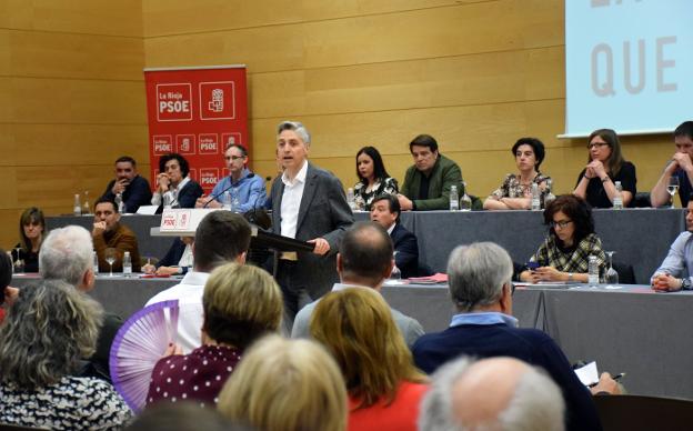 Luena y Aldama caen de las listas del PSOE a las Cortes en favor de Marrodán y De Pablo