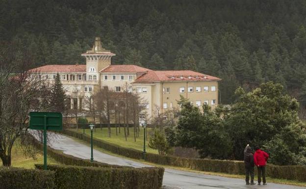 Ribavellosa sigue cerrada pero apunta a convertirse en la guarida del visón